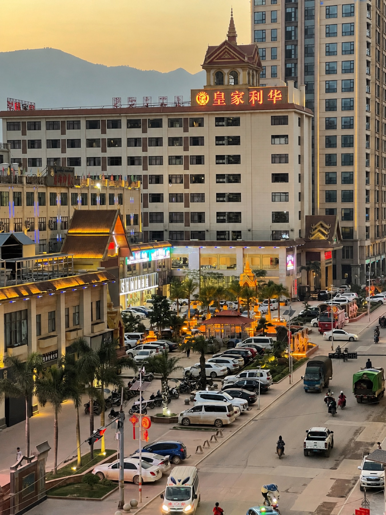 皇家利华商务酒店图片与果敢老街酒店实景
